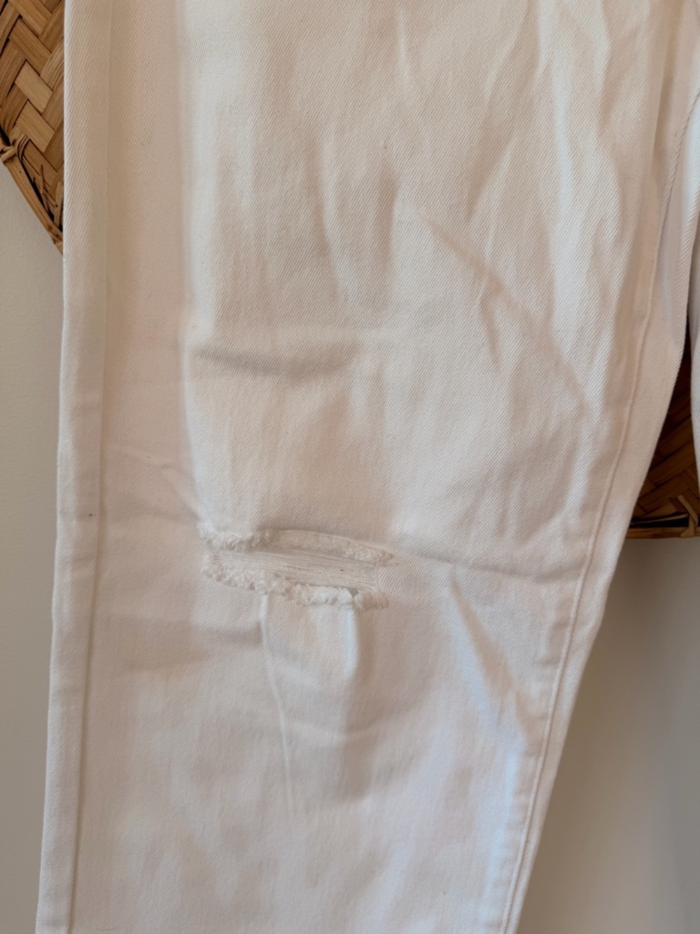 WOMEN’s WHITE DISTRESSED RISEN DENIM JEANS 1XL WIDE LEG FLATTERING HIGH RISE NWT - Picture 5 of 13